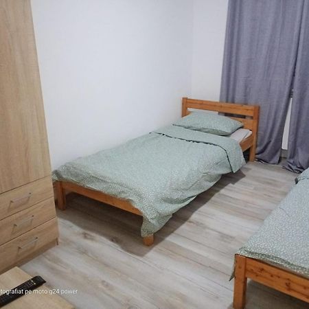 4 Rooms Apartment Tulcea Exteriör bild