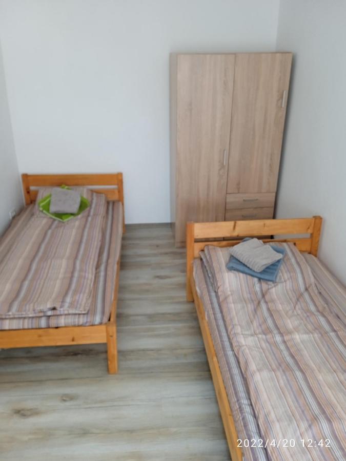 4 Rooms Apartment Tulcea Exteriör bild