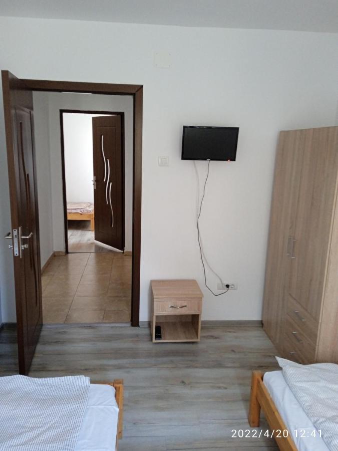 4 Rooms Apartment Tulcea Exteriör bild