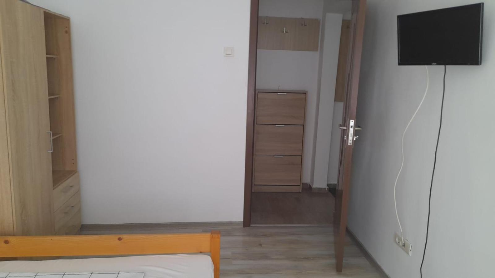 4 Rooms Apartment Tulcea Exteriör bild