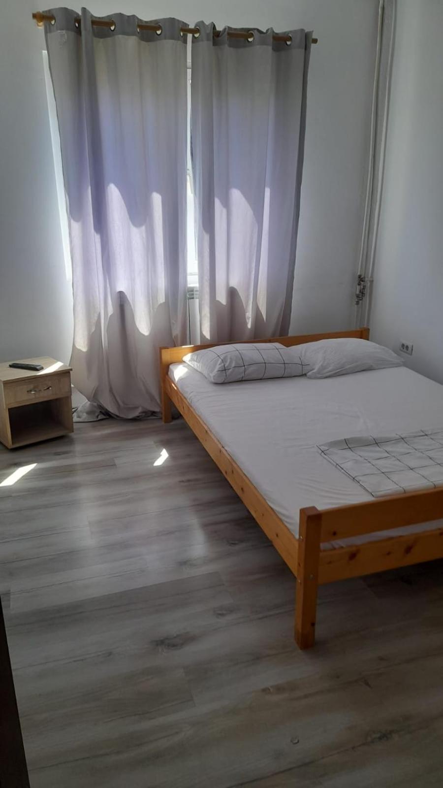 4 Rooms Apartment Tulcea Exteriör bild